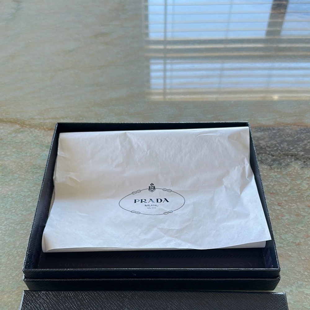 Prada Box - Picture 5 of 5